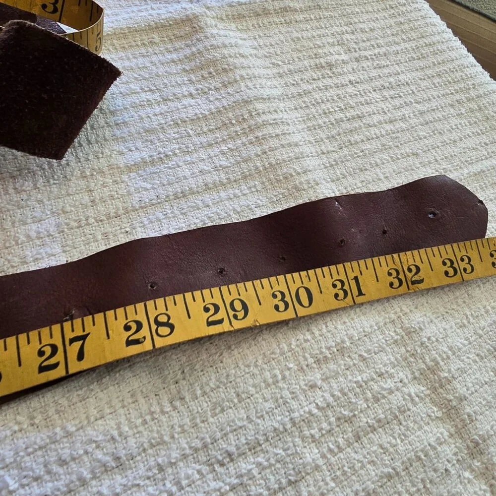 Vintage Sueded Belt with Victorian Romantic Couple Depiction Buckle - Picture 4 of 6